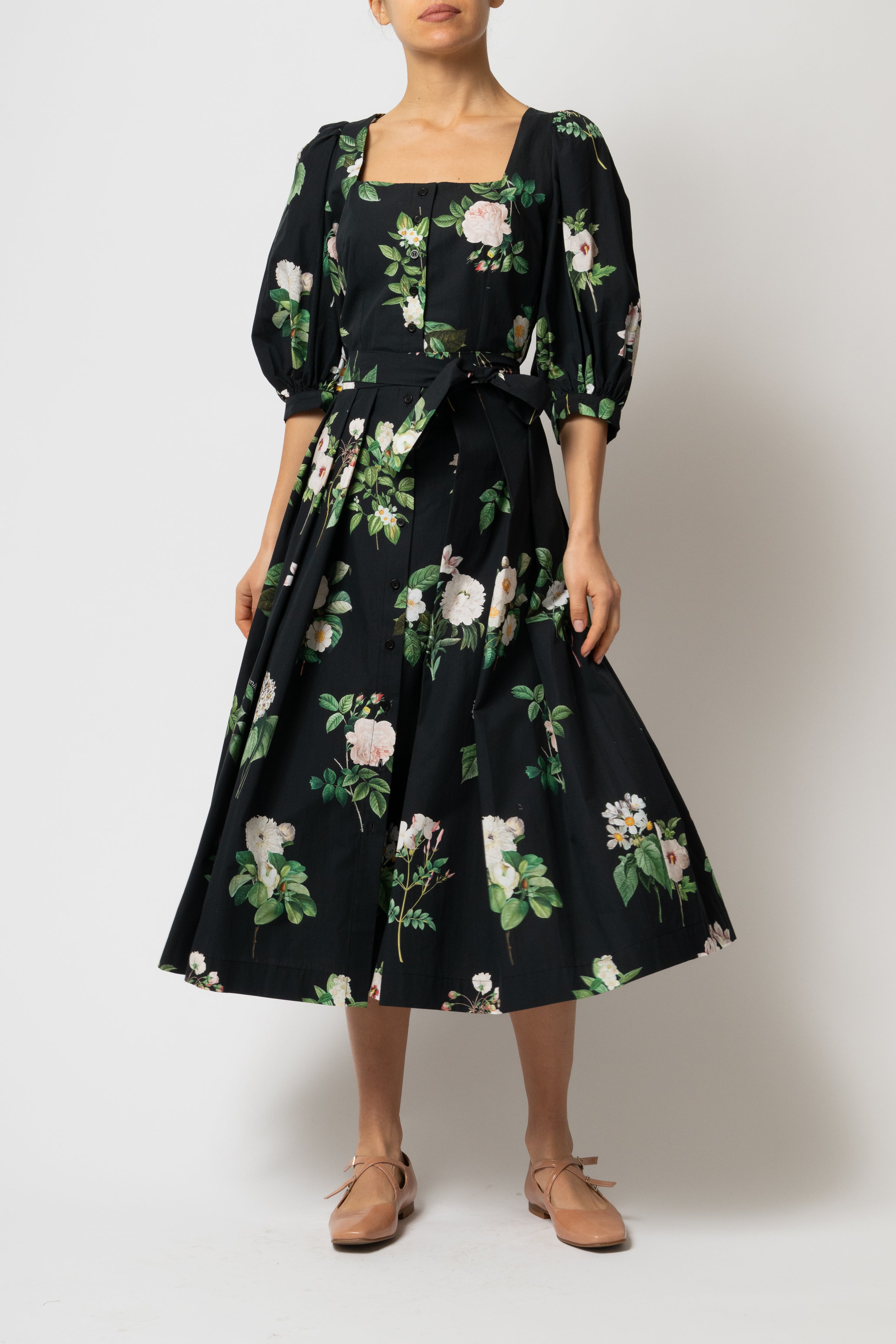 Rochie Midi, cu Decolteu Patrat si Nasturi, din Bumbac cu Flori pe Negru