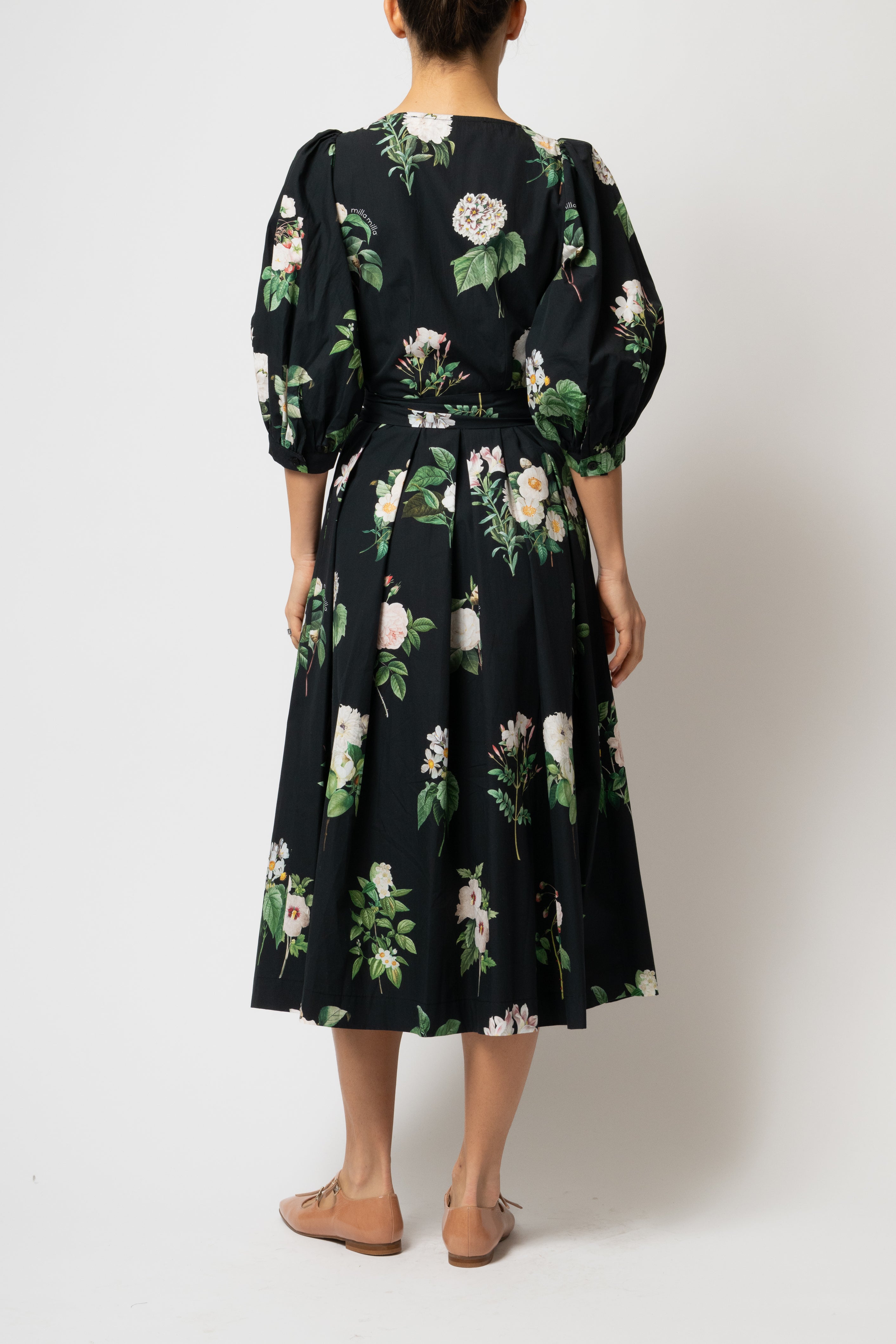 Rochie Midi, cu Decolteu Patrat si Nasturi, din Bumbac cu Flori pe Negru