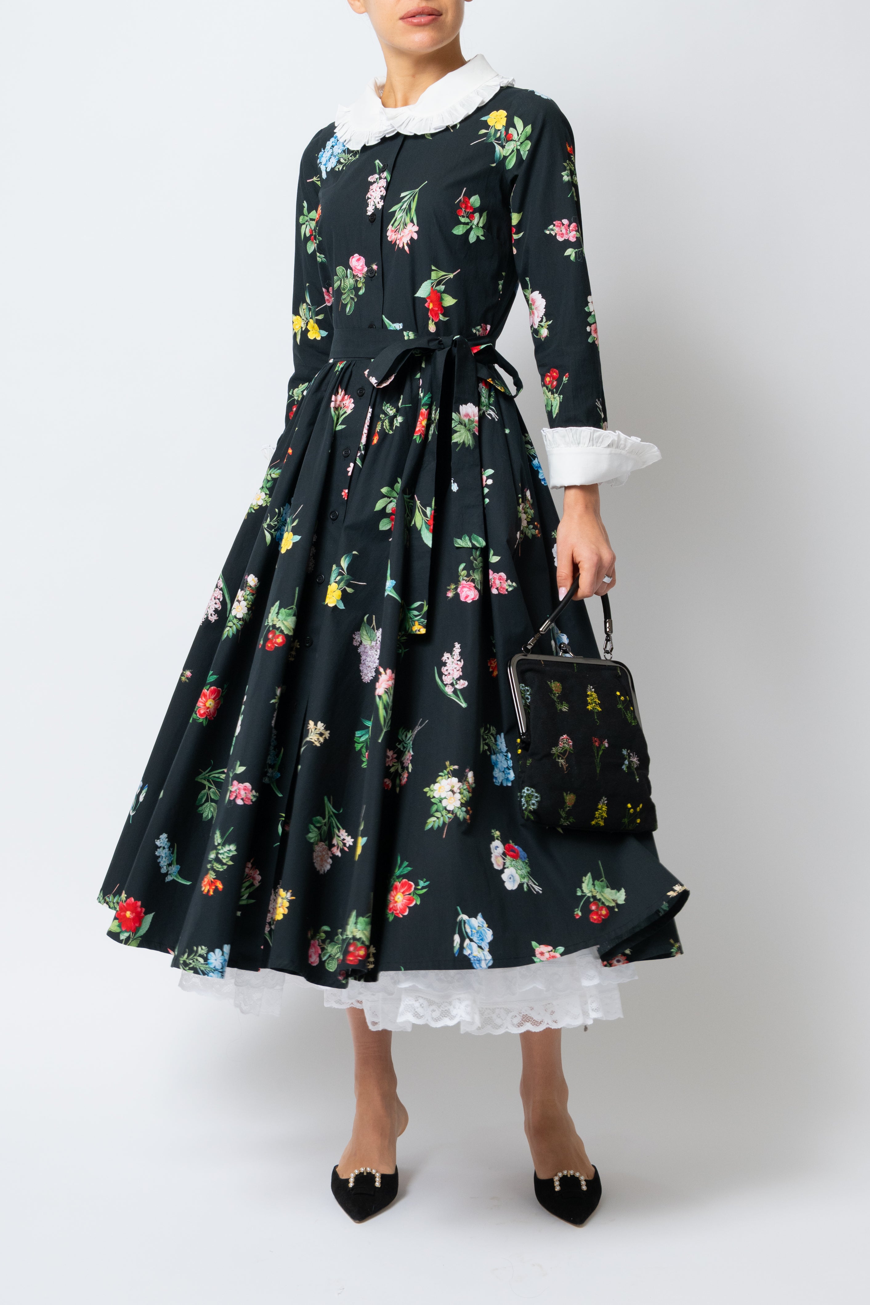 Rochie midi Milla Milla cu imprimeu floral pe fundal negru – editie limitata, disponibila doar cu precomanda