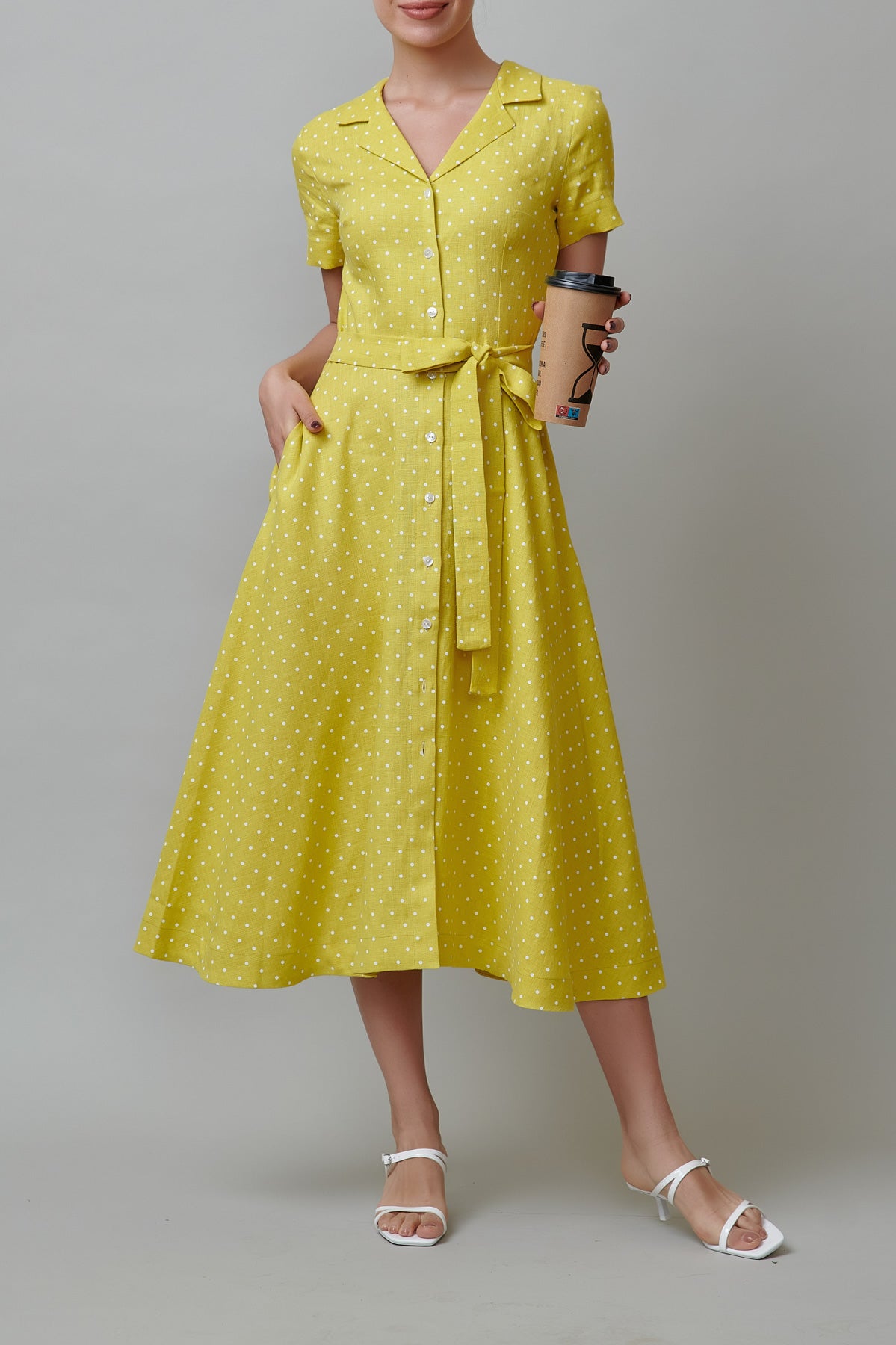 Rochie camasa din in galben cu buline 