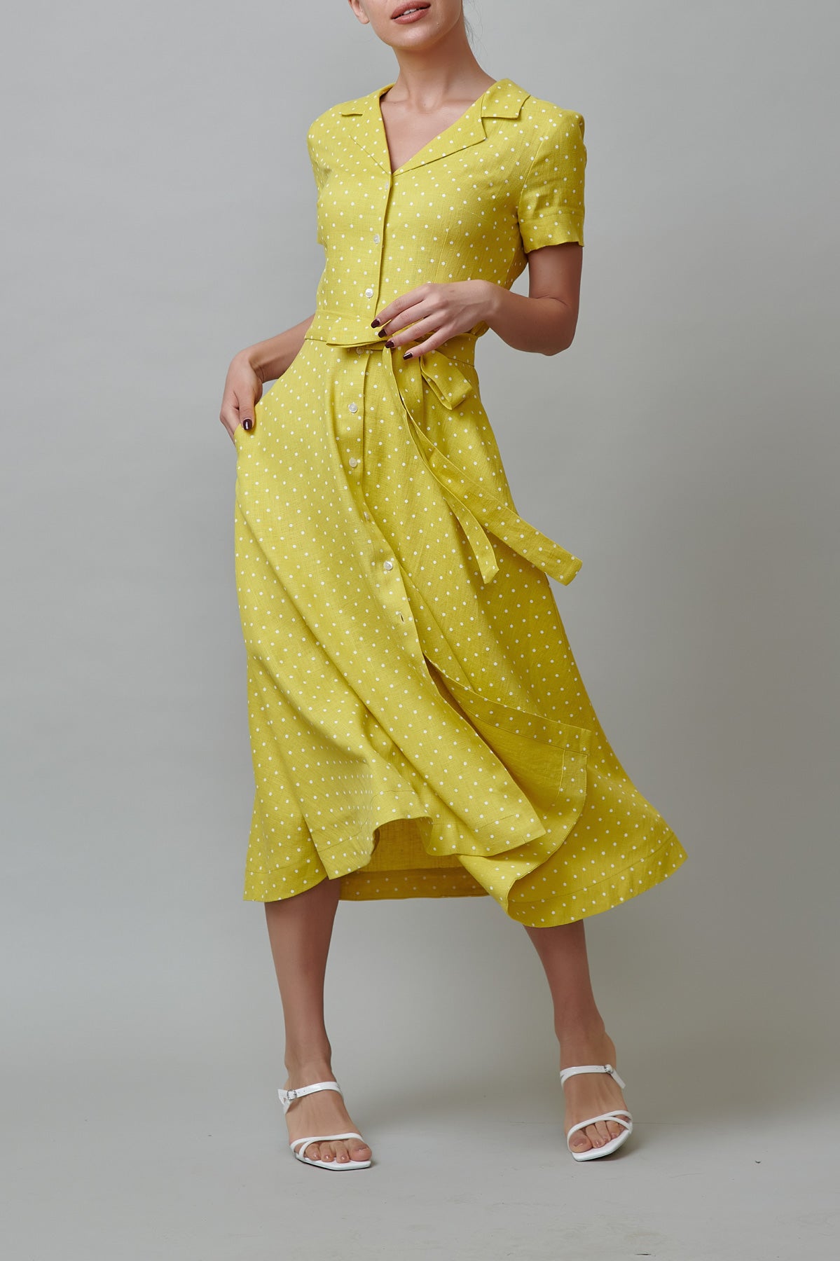 Rochie camasa din in galben cu buline 