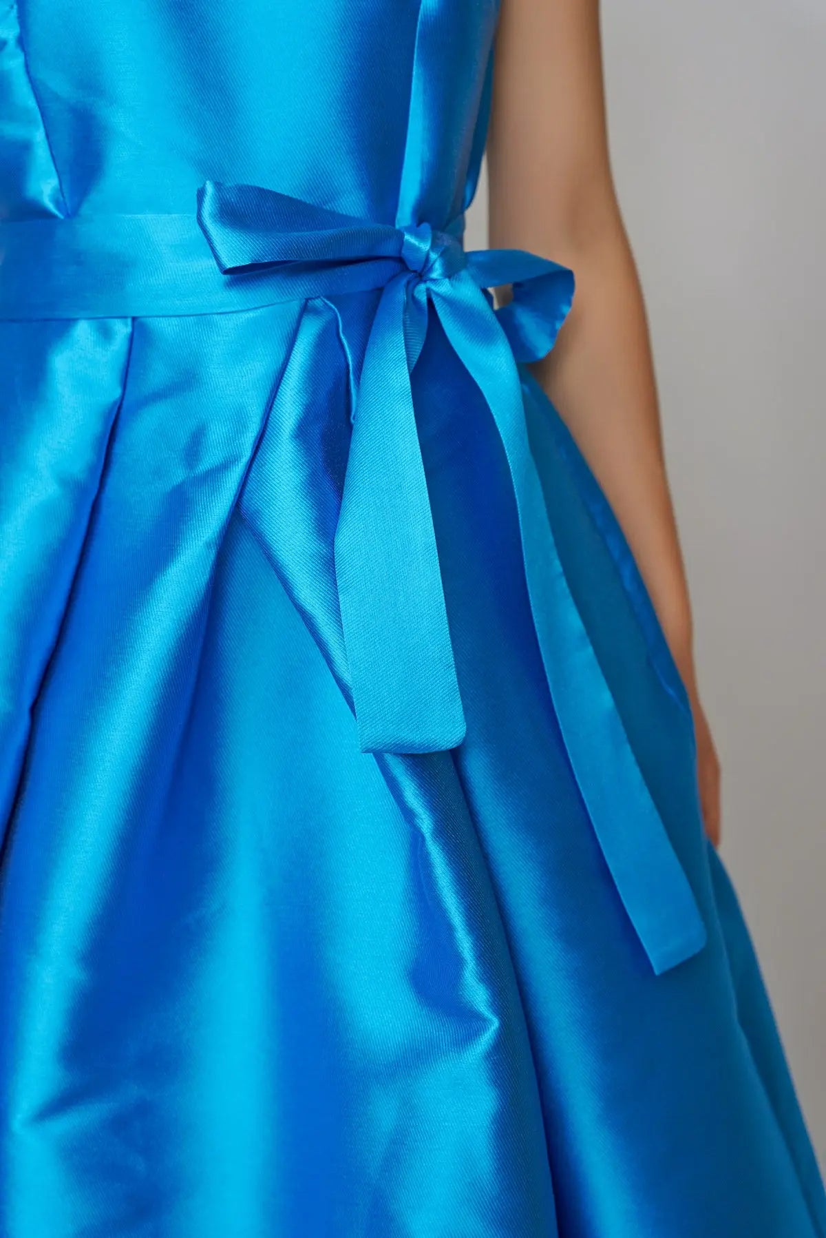 Rochie din mikado albastru de Voronet | MillaMilla