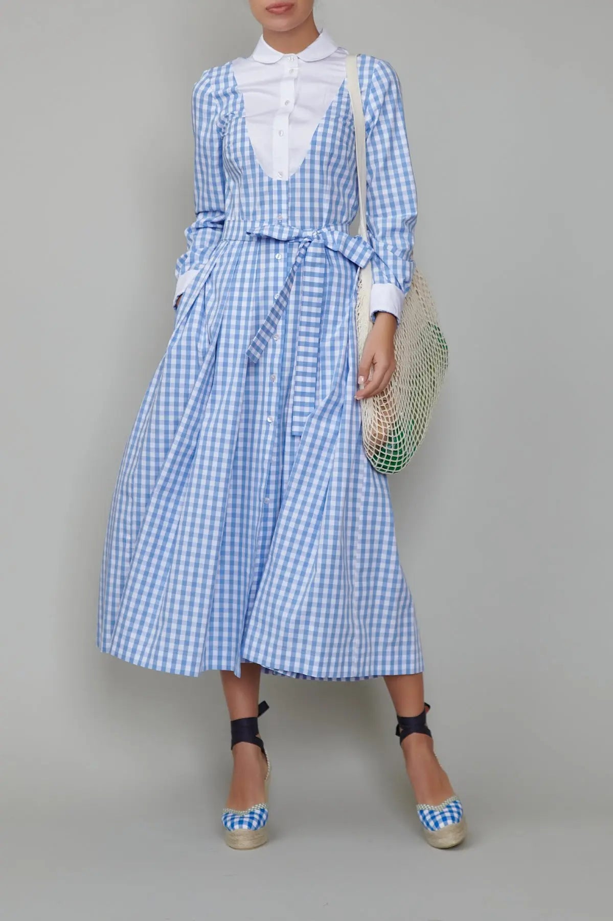 Rochie in carouri bleo cu guler, platca si mansete albe 