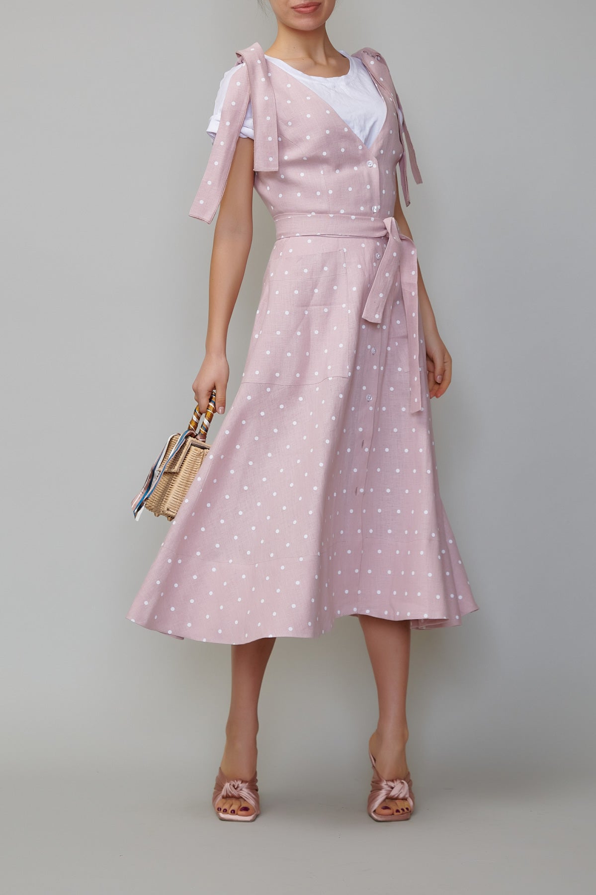 Sarafan din in roz pal cu buline 