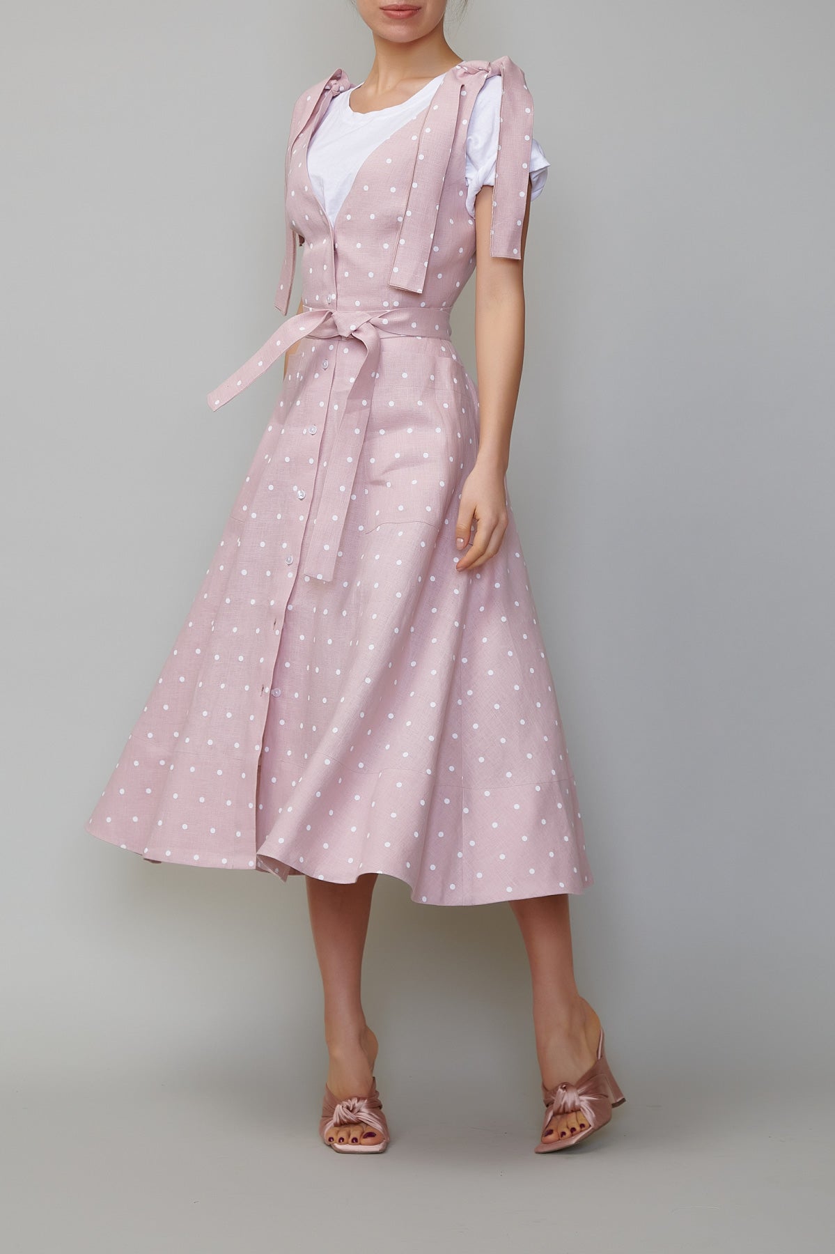 Sarafan din in roz pal cu buline 