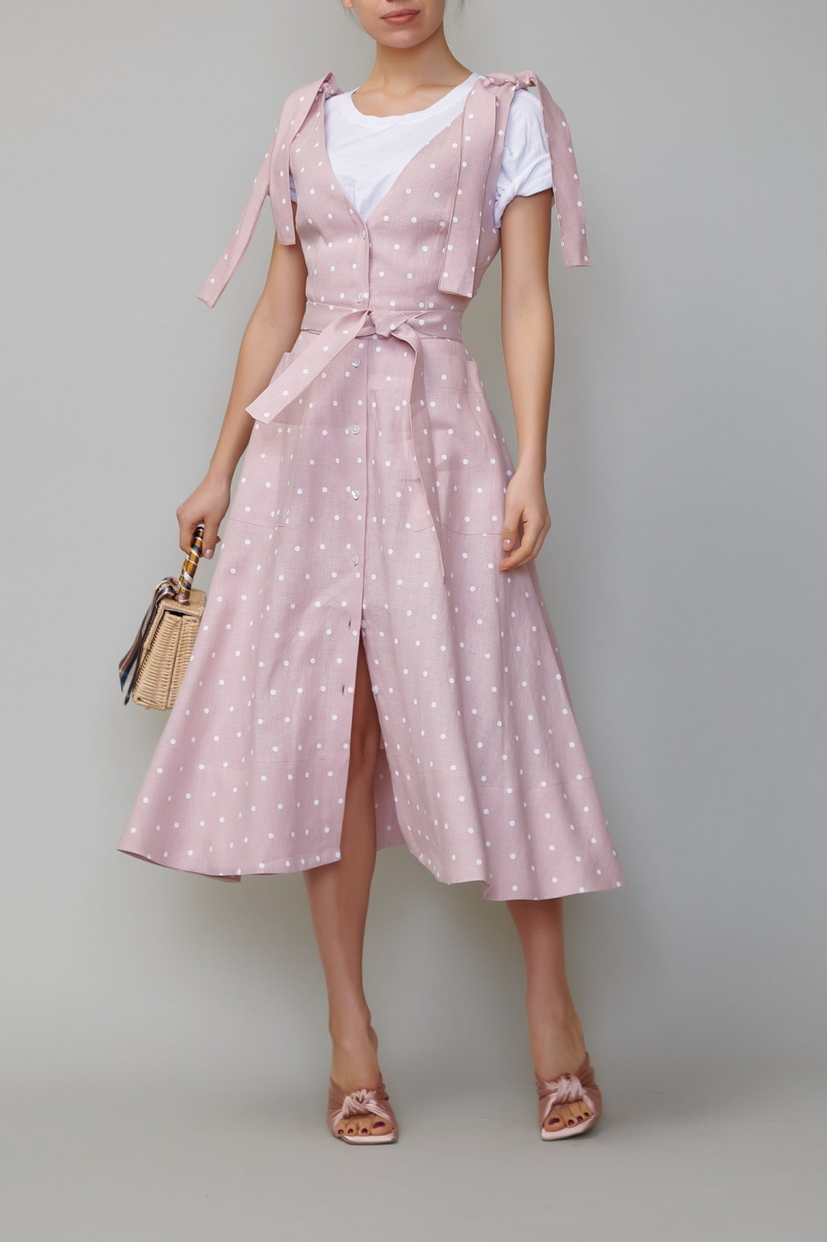 Sarafan din in roz pal cu buline 