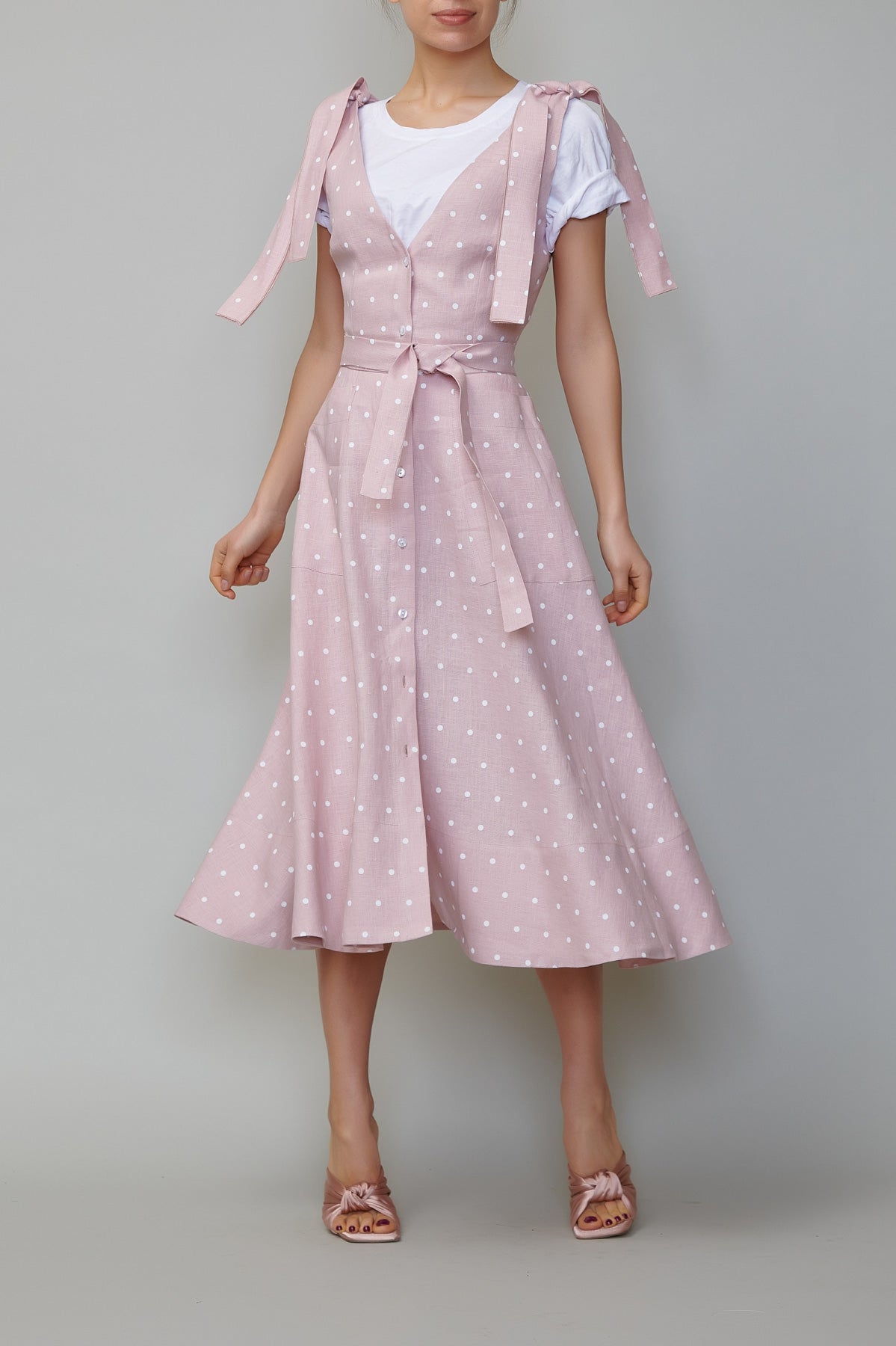 Sarafan din in roz pal cu buline 